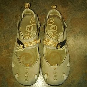 Merrell sandles/shoes